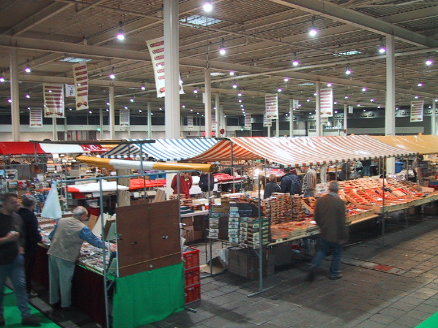 Eurospoor was a huge venue with lots of space for the public 
to move around.