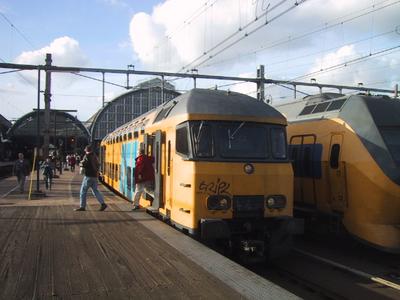 Dutch trains are unique, well at least to me. The ride is quiet and smooth. I saw some dogface locos which would make great models.