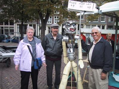 Terry and Helen Sutfin were over their jet lag and had made two new friends at the Market.