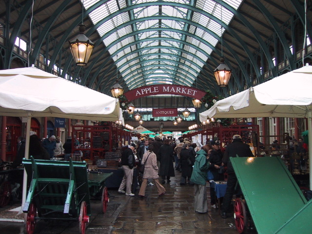 Covent Gardens was a wonderful shopping and browsing spot.  What wonderful 